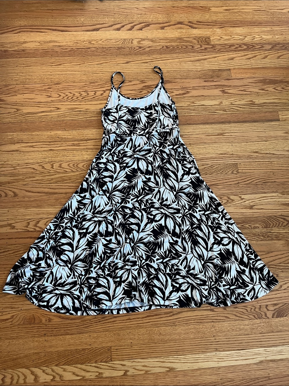 LOFT Black White Tropical Print Dress Medium Sleeveless Fit Flare - Picture 5 of 5